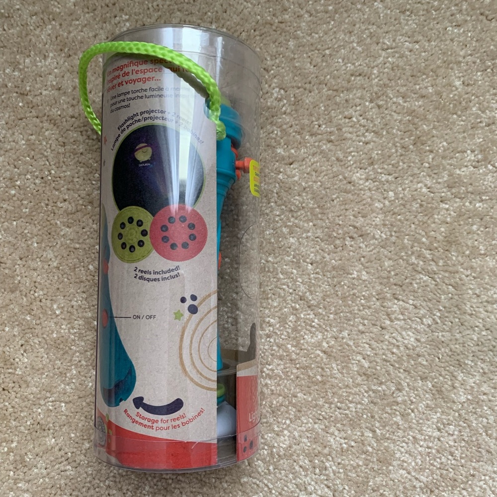 Light Me to the Moon Projection Flashlight - Picture 5 of 5